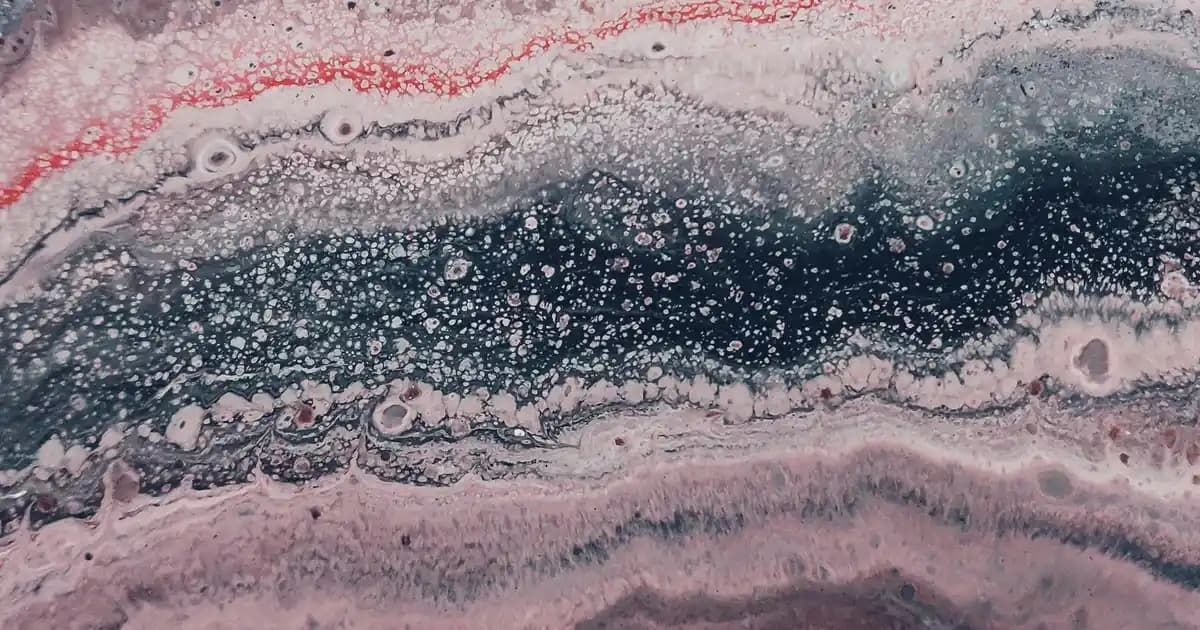 Etekli Mayo Nedir ve Plajda Şıklık ile Konforu Bir Arada Sunar